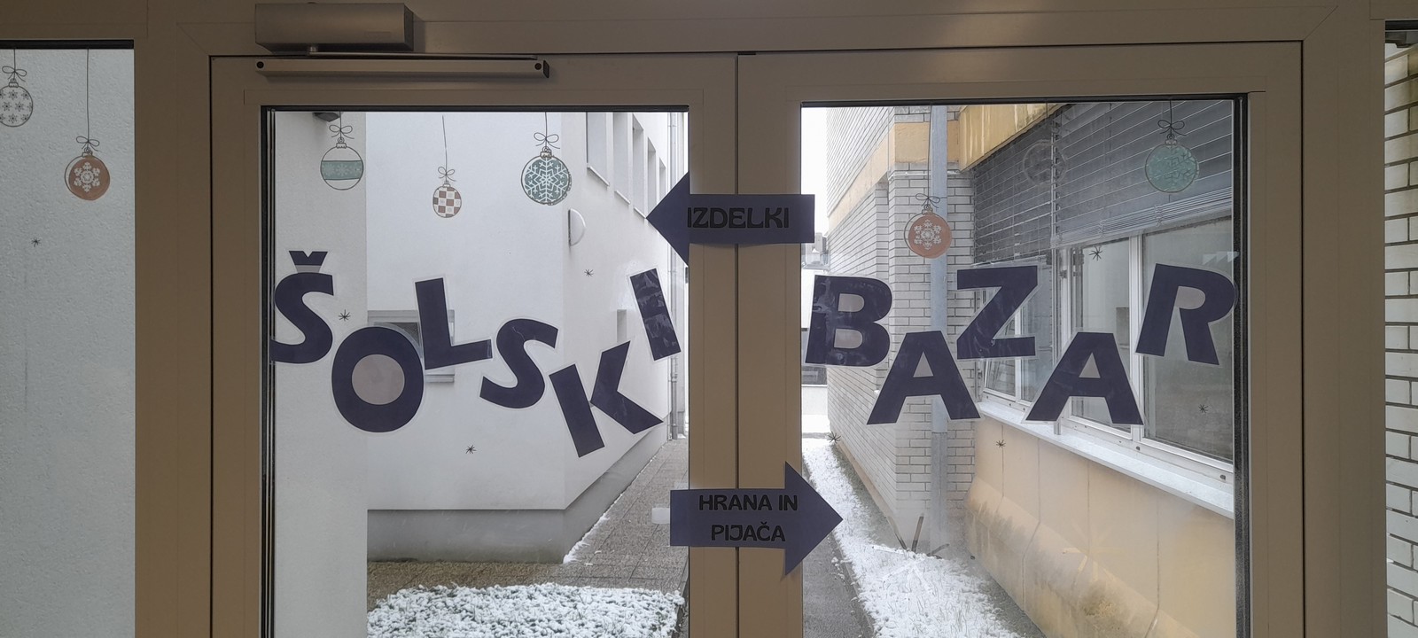 NOVOLETNI ŠOLSKI BAZAR 2025: USTVARJALNOST, POVEZANOST IN PRAZNIČNA ISKRICA