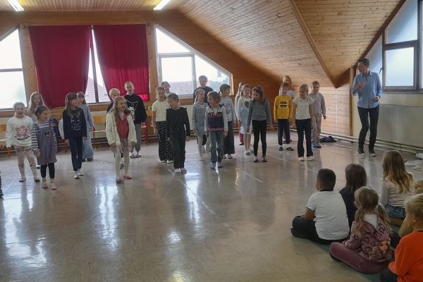 Glasbena točka otroškega pevskega zbora