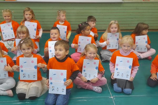 Prvošolci s prejetimi priznanji