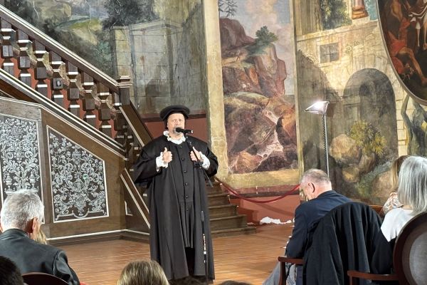 Uradni del ob odprtju razstave