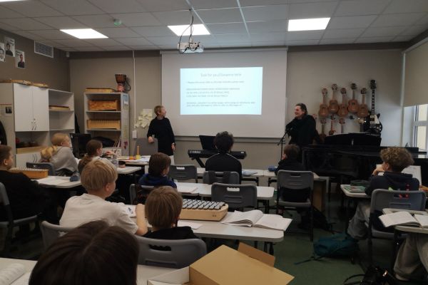 Naše učiteljice predstavljajo Slovenijo in Artiče