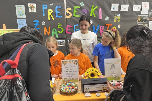 Predstavitev izdelkov na stojnici