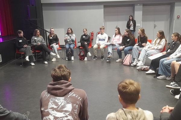 Skupinska debata z voditeljico Tjašo Rakar Kukovičič